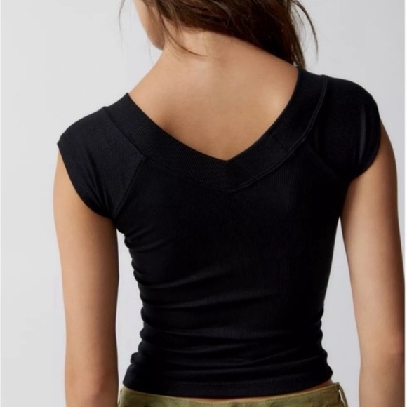 BDG Urban Outfitters Black Shannen Ribbed V-Neck Tee Size S - Picture 2 of 12
